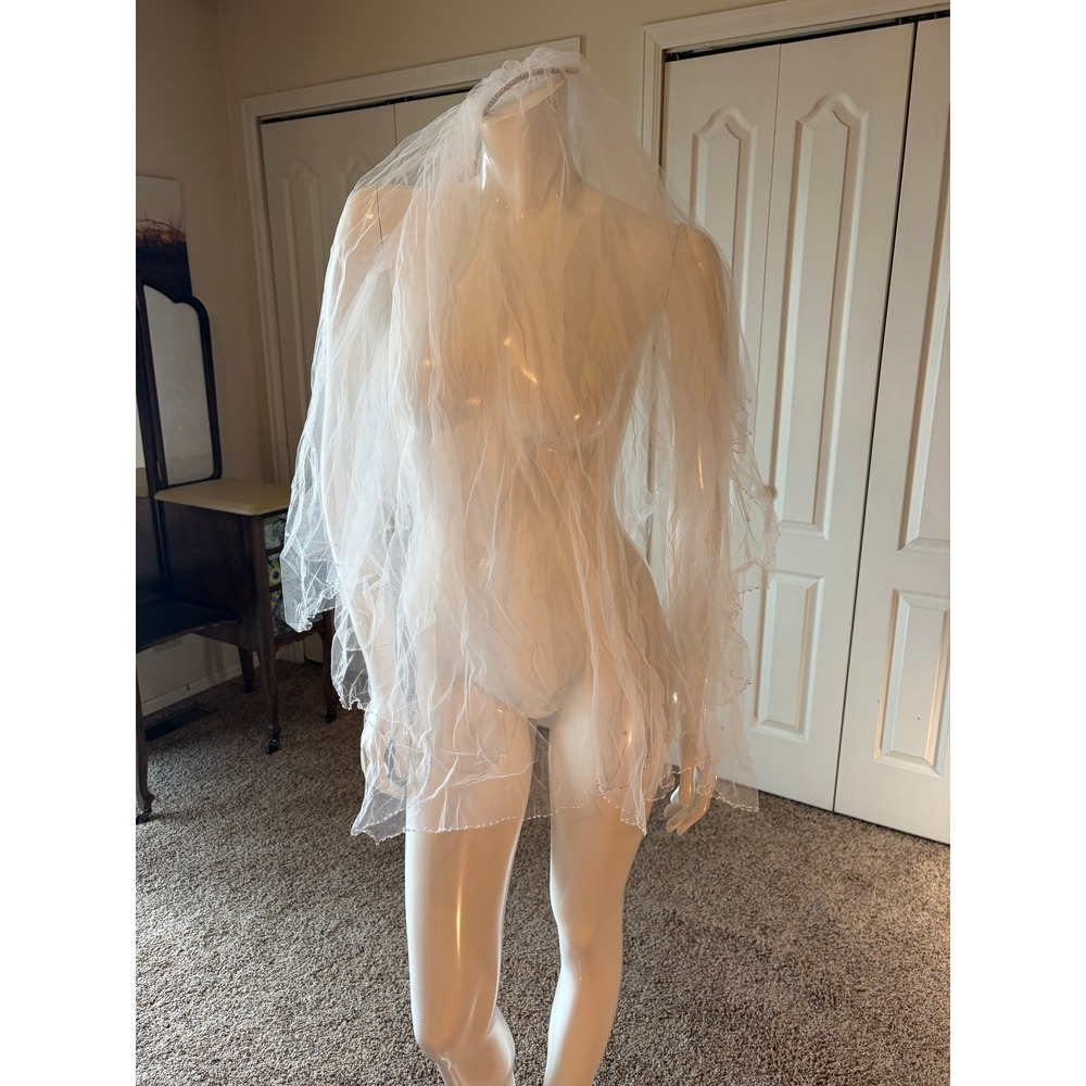 White Two Tier Beaded Scalloped Edge Bridal Veil Waist Length Pearl Trim 34in - Picture 14 of 14
